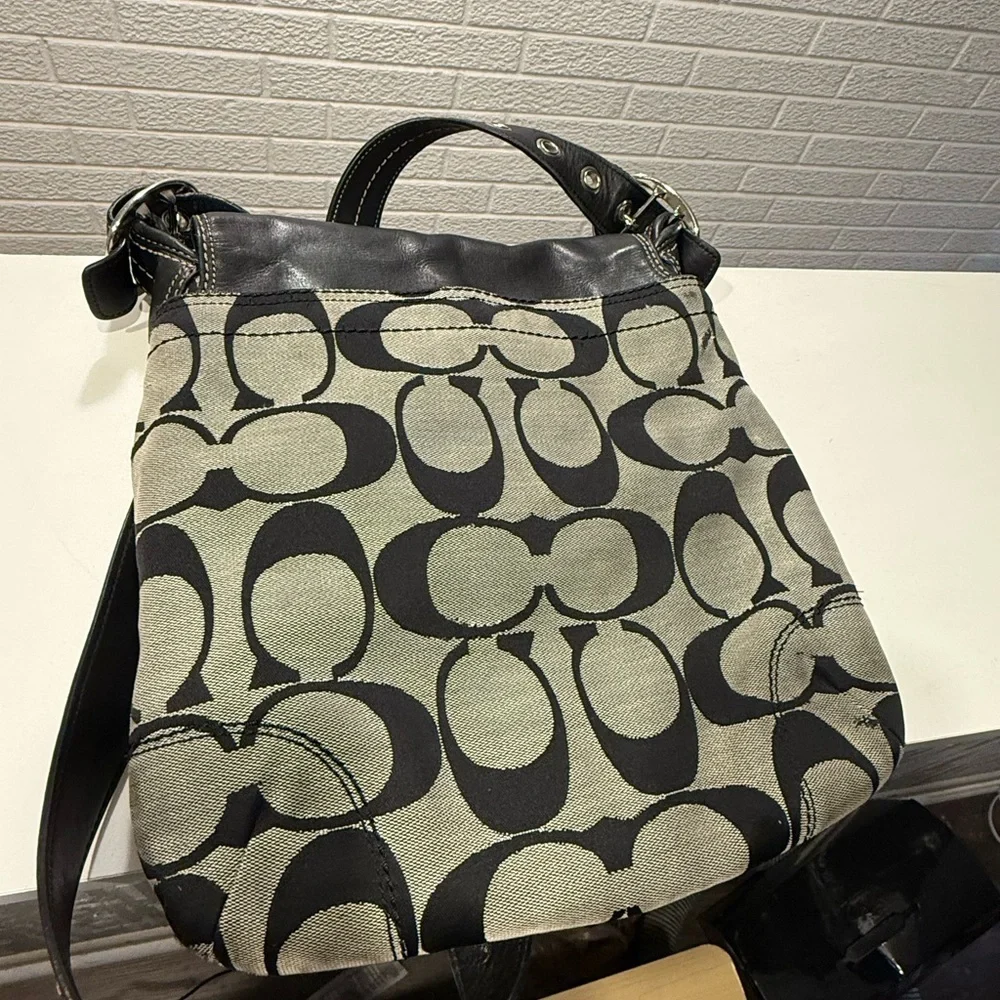Coach‎ Black and Gray Signature Shoulder Bag